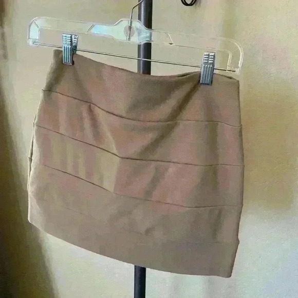 A’Gacia Agaci Agaci Tan Skirt Size S/M❤️ - Picture 1 of 6